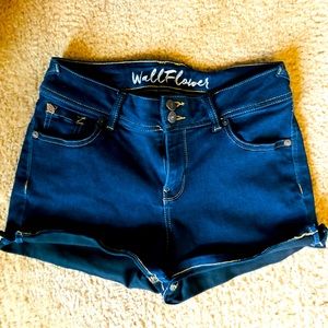 Wallflower shorts, size 9